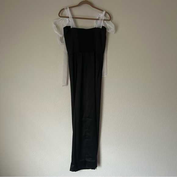 NWT Reformation Kacia Dress in Black with White Bows - Picture 7 of 7